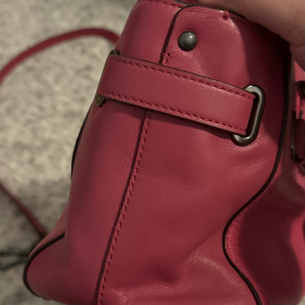 COACH bag.. - Picture 3 of 8